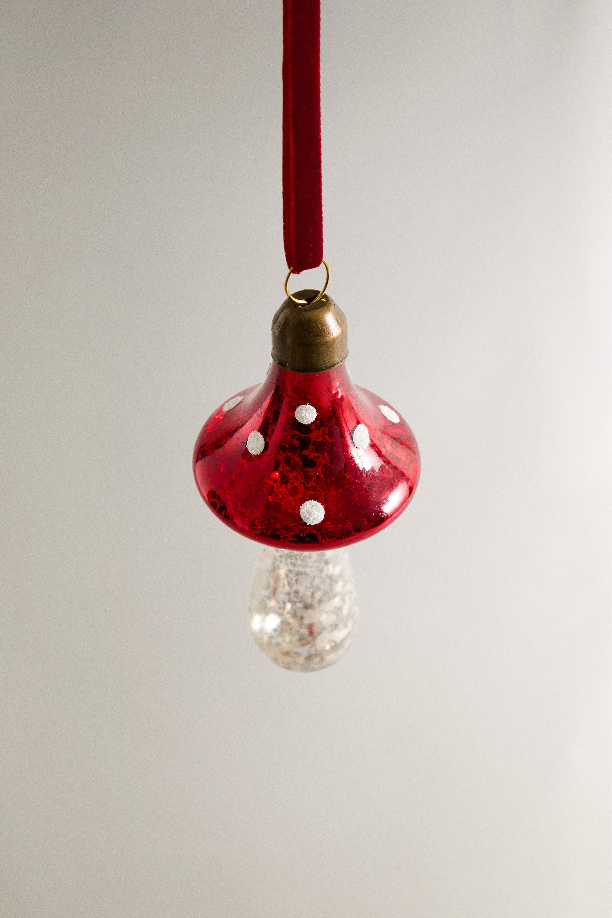 RED MUSHROOM CHRISTMAS TREE ORNAMENT